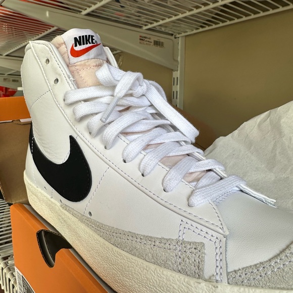Nike Blazer mid vantage 77 new in box never worn - Picture 3 of 3